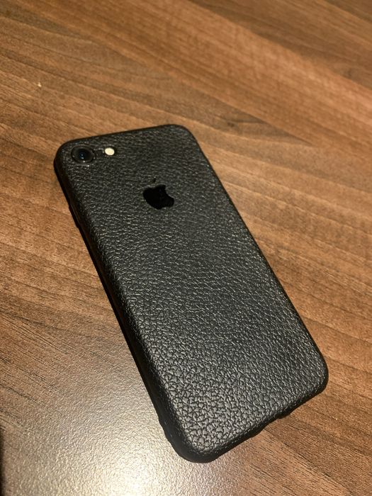 Iphone 7  на 128 гб