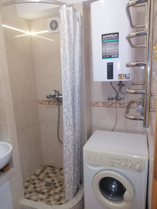 Подобово 1-кімнатна квартира Нивки