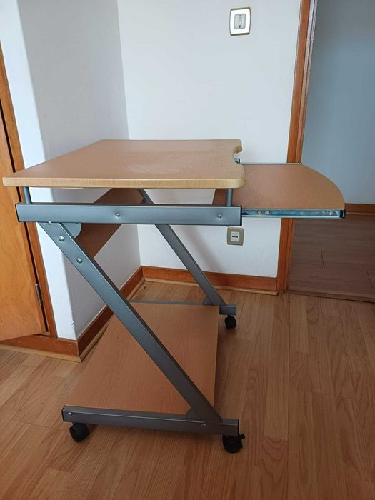 Secretária para computador