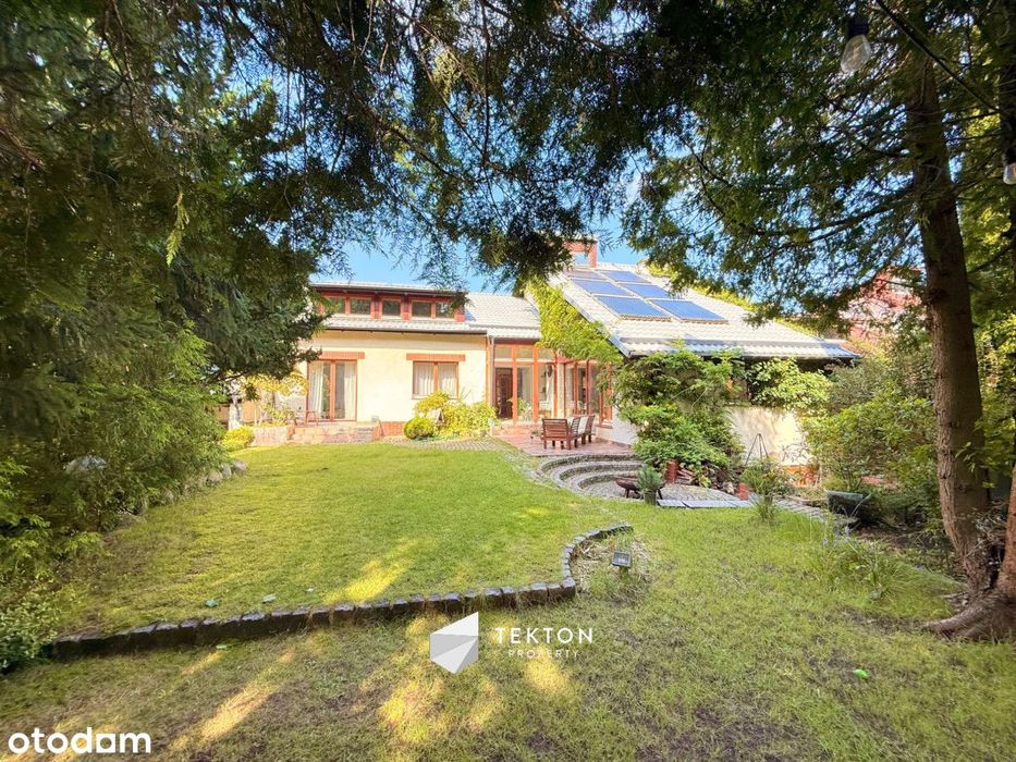 Dom z ogrodem i wyjściem do lasu – Dąbrowa