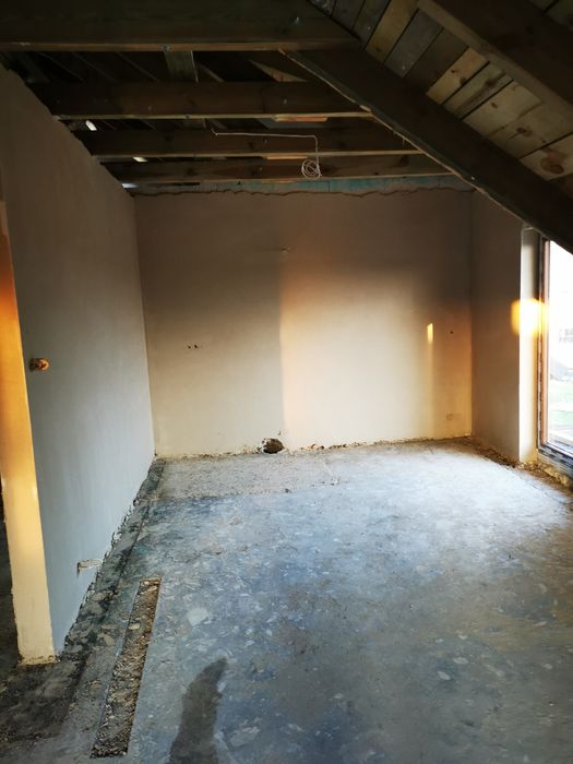 Tynki gipsowe, cementowo-wapienne, posadzki maszynowe