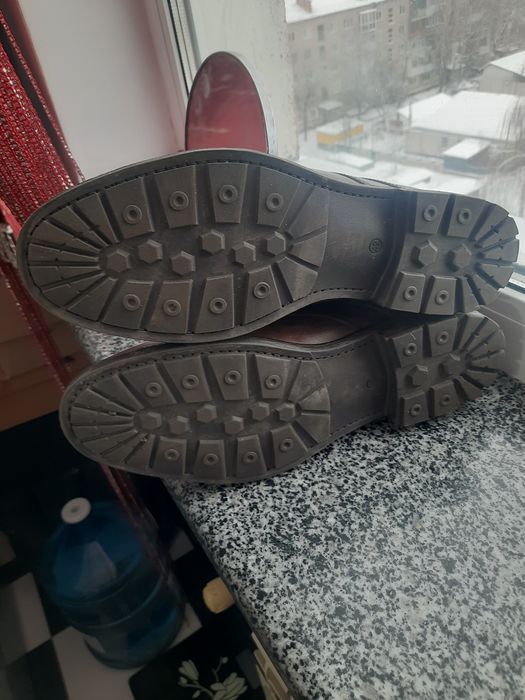 Продам кожанні осінні ботінки 42розмир.