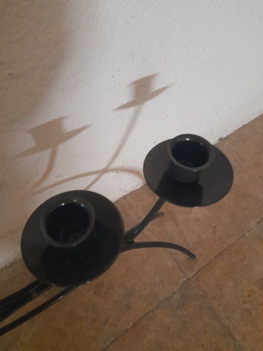 Castiçal com acabamento brilhante