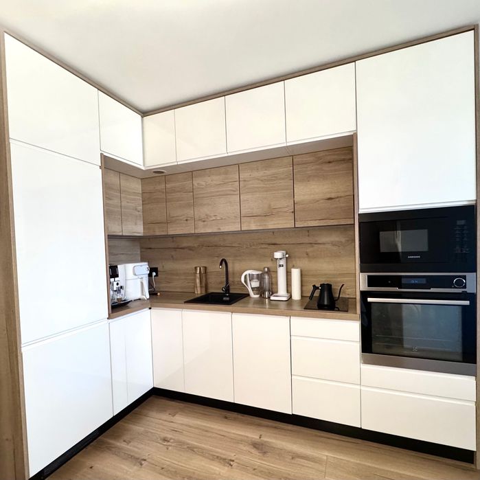 Zabudowa kuchenna, meble kuchenne, białe fronty lakierowane, wykończenie halifax - bez AGD (możliwość zakupu z AGD)