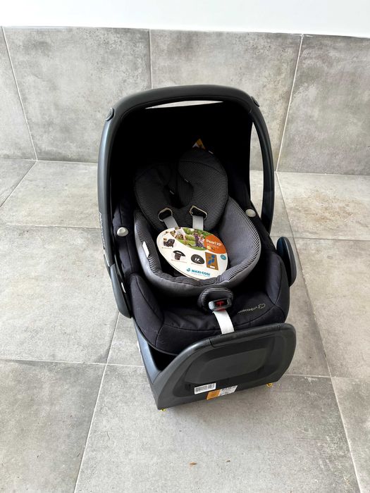 cadeira ovo Maxi-Cosi Pearl XP com Maxi-Cosi Base Isofix Family XP