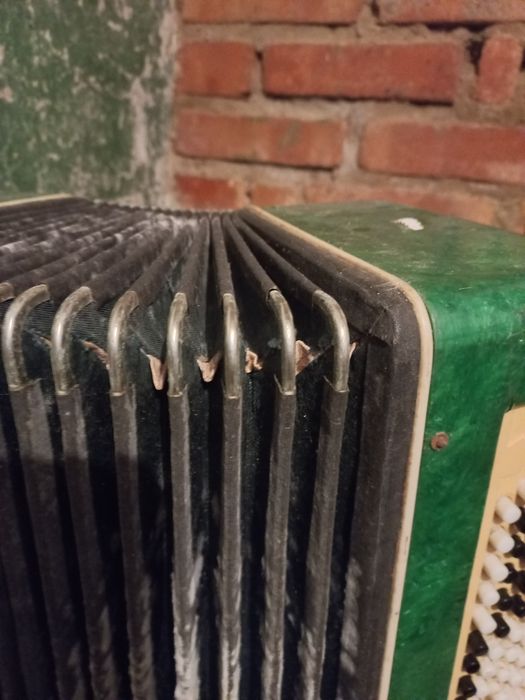 Просто лежит ненадо