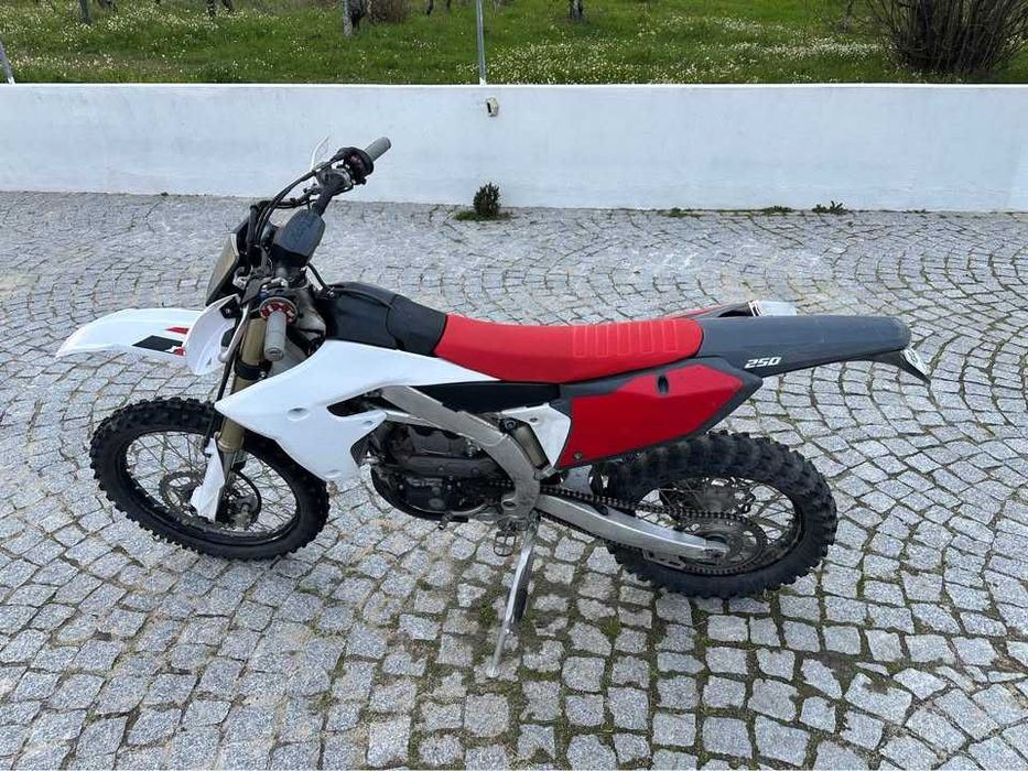 Vendo FANTIC XEF 250cc – 2022 - Matriculada