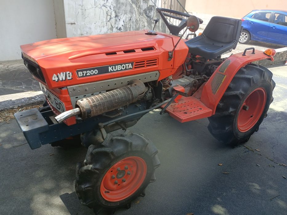 Kubota  245 , e ou, Kubota B 7200 DT matrícula e documentos