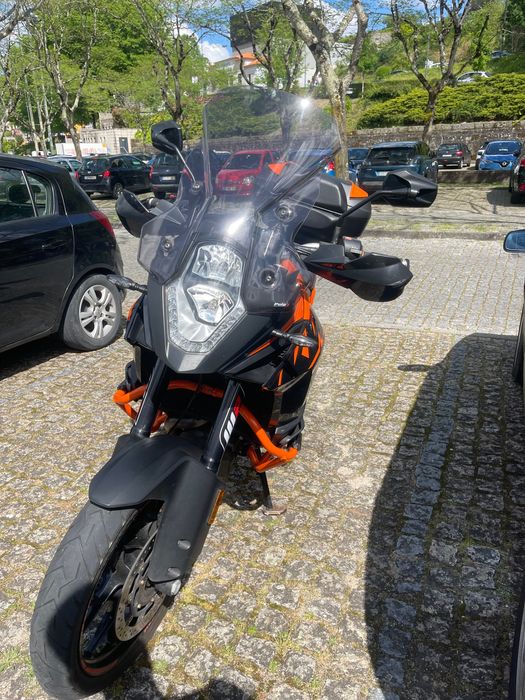 Vendo ktm 1090 mota muito estimada