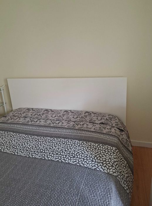 Cama MALM Ikea branca, 180x200. Com 2 gavetões.Como nova.