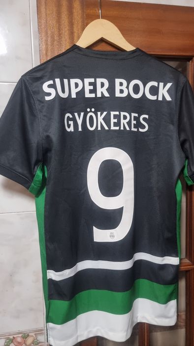 Camisola do Sporting comprada na loja verde  do gyokeres  n 9