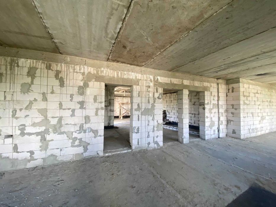 Будинок 500м2.Всі комунікаїї підключено. 200м до метро Осокорки