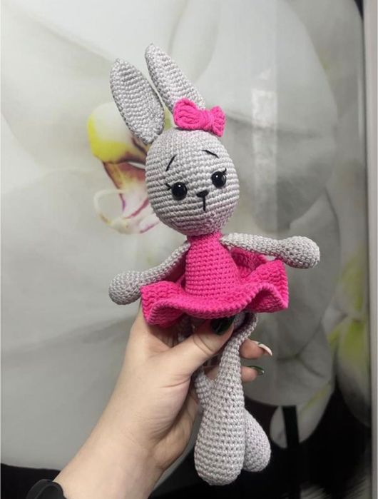 Зайчик вʼязаний крючком