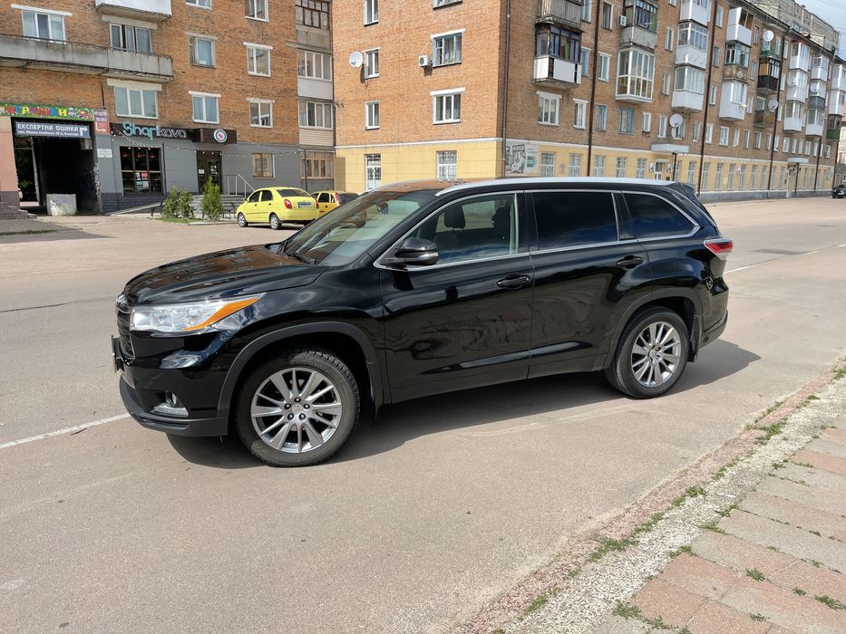 Авто Toyota highlander 2015