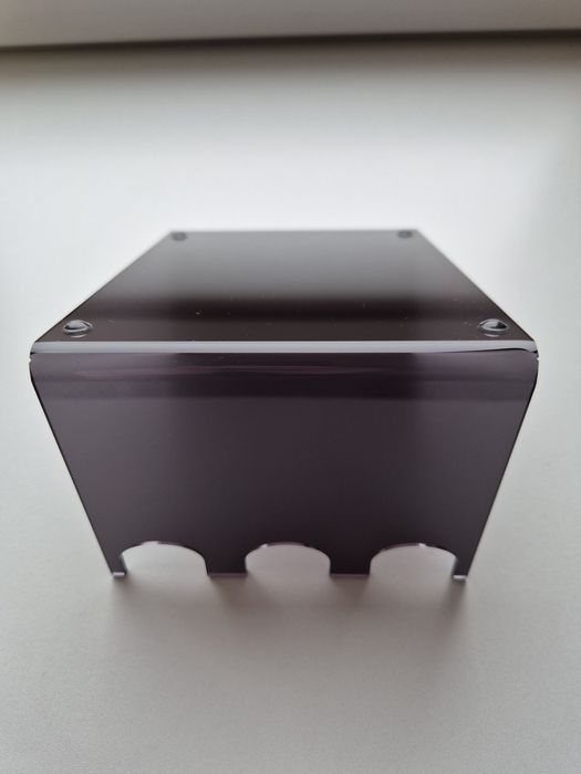 Uchwyty na stojaku na broń krótką