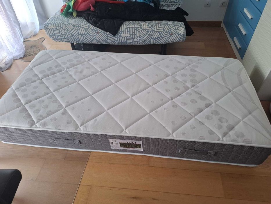 Vendo colchão 190×90 bianco | Excelente condição e apenas dois anos de uso.