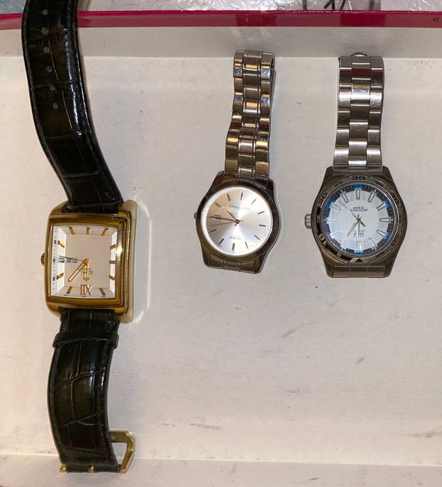 Часы наручные нерабочие в коллекцию