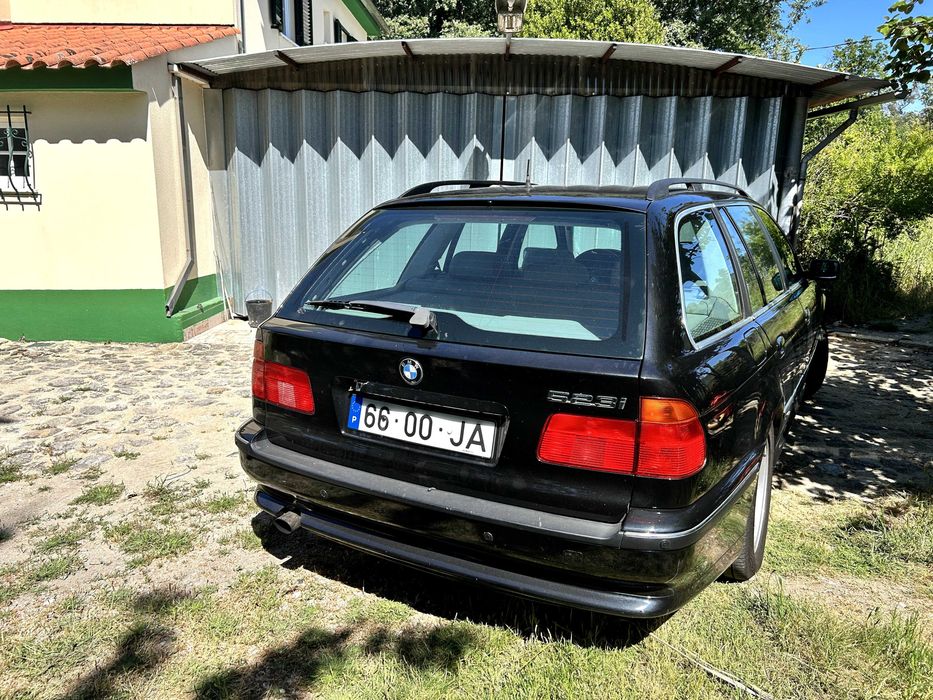 BMW 523i Touring E39 - Manual