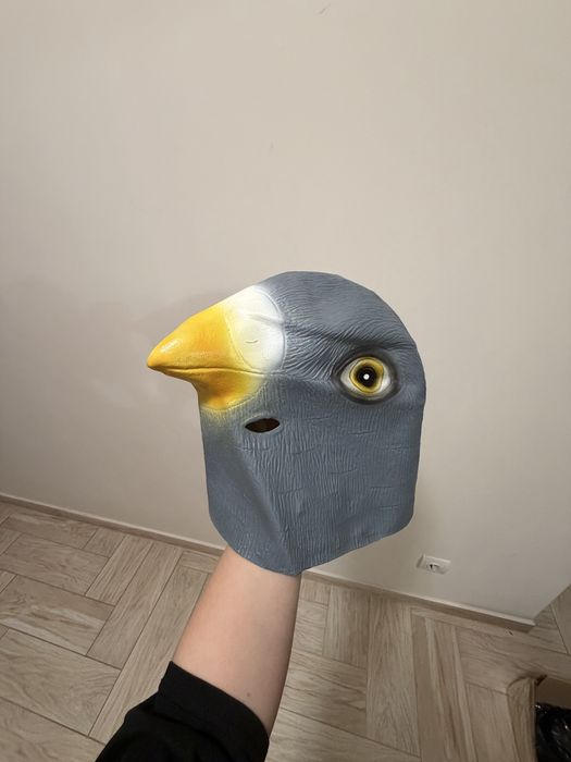 Маска голуба резинова