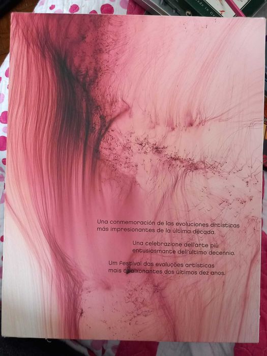 100 Contemporary Artists, Taschen Edição em Pt, Es e It. 2 volumes.