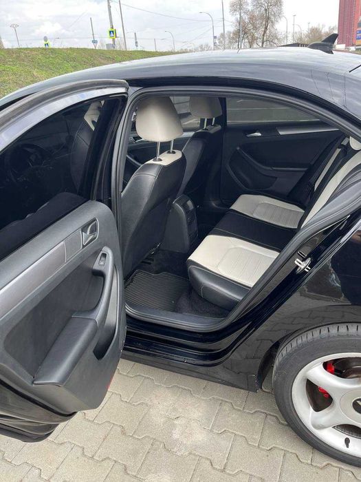 Продам Volkswagen Jetta