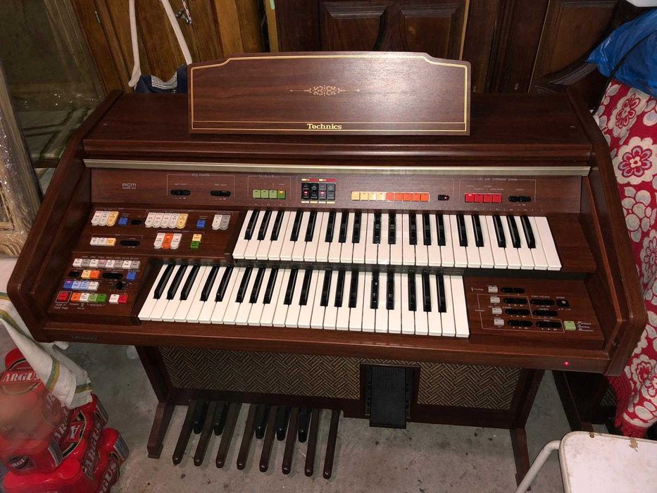 Órgão antigo de igreja alemao em madeira