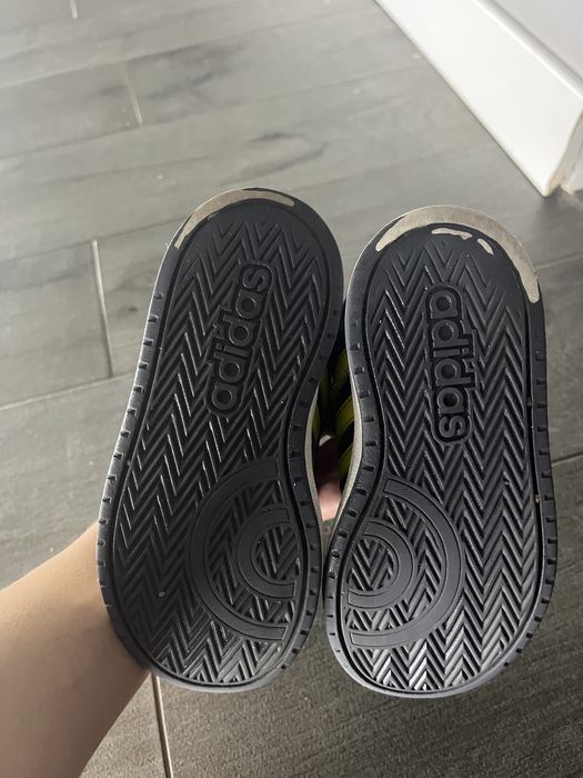 Кросівки adidas розмір 25,5