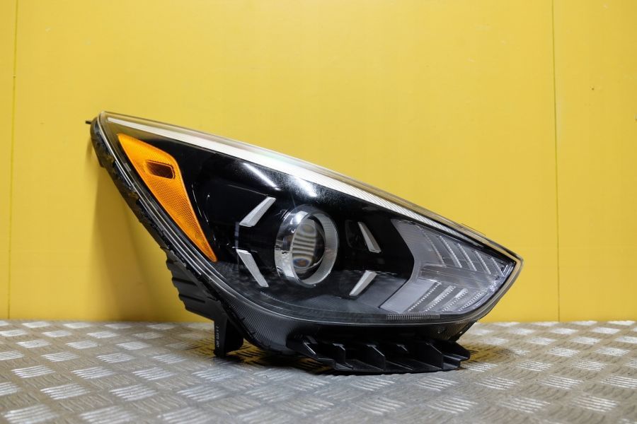 KIA NIRO PLUG-IN HYBRID PHEV 2018 - REFLEKTOR LAMPA ZWYKŁA SOCZEWKOWA R USA