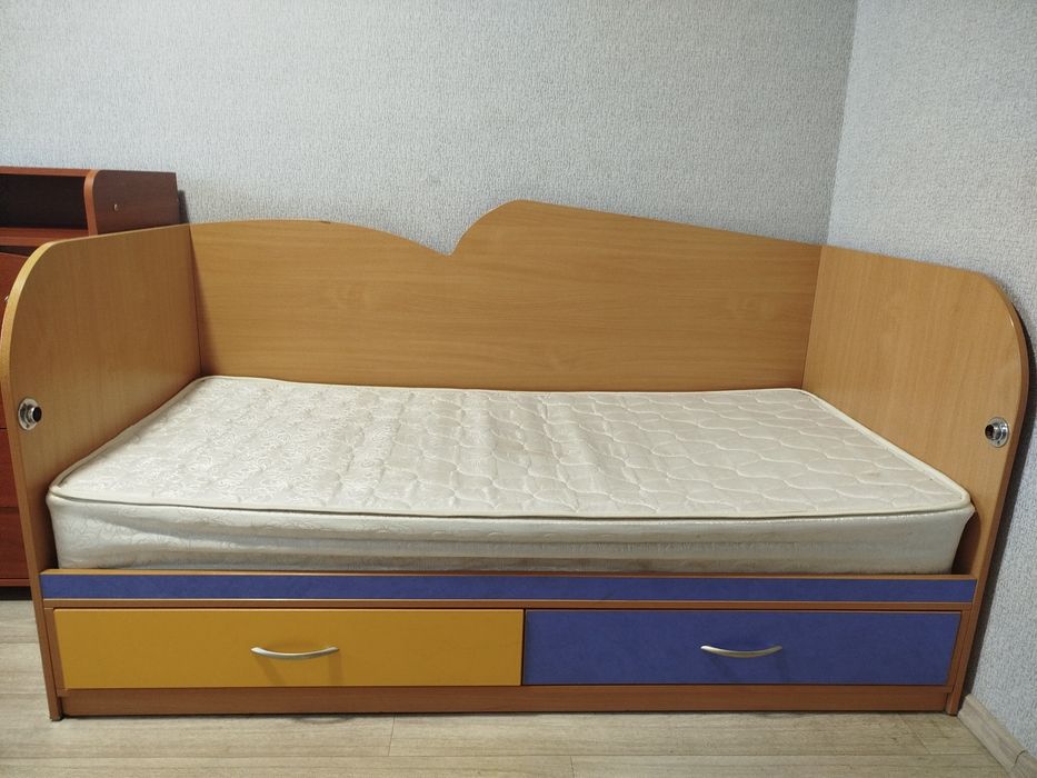 Продам детскую кровать