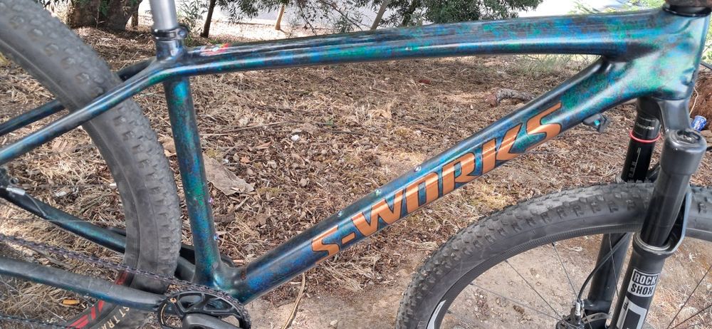 Btt super equipada com axs rodas e carbono e sid