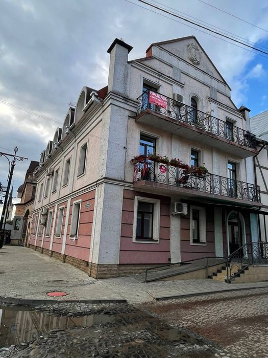 Оренда  комерція центр  620м2