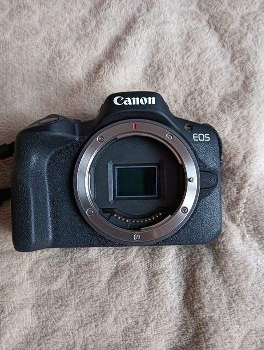 Canon EOS R50 – korpus w niemal idealnym stanie!