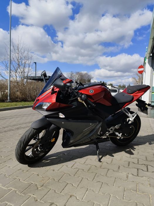 Yamaha yzf R125 r2017 wtrysk wiśniowa akropovic