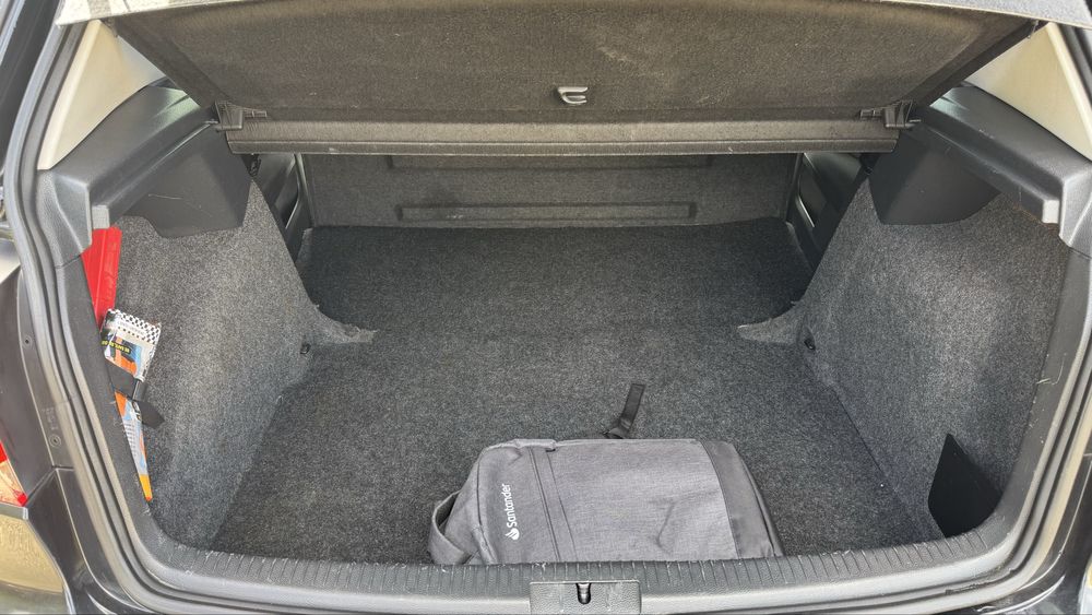 VW Golf 1.6 TDI 105cv Comercial 2 lugares