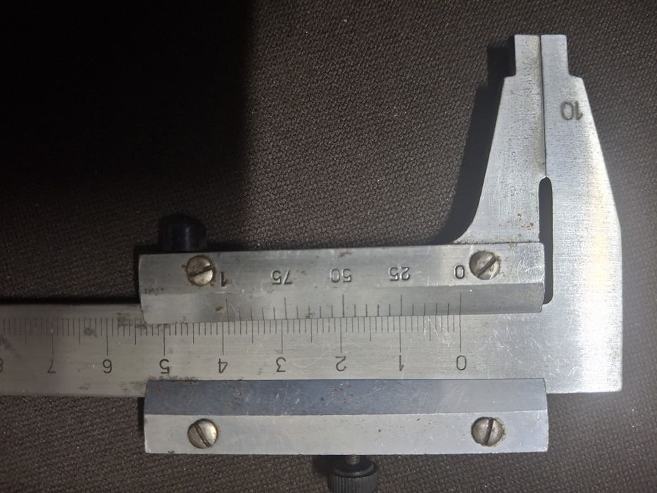 Штангенциркуль 20 см