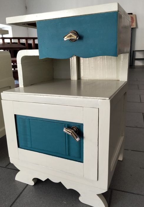 Conjunto de mesinhas de cabeceira vintage