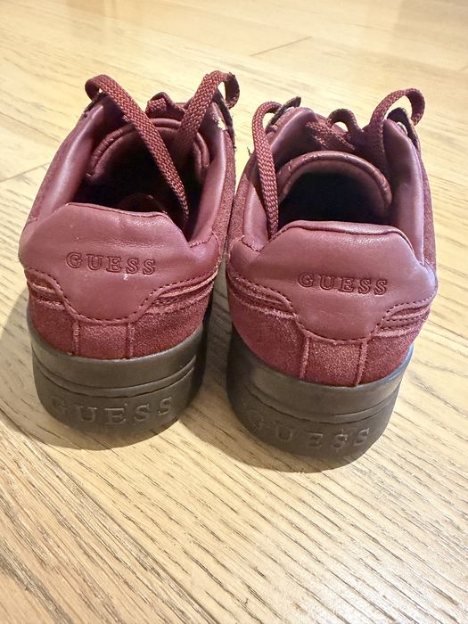 Продам Кросівки Guess