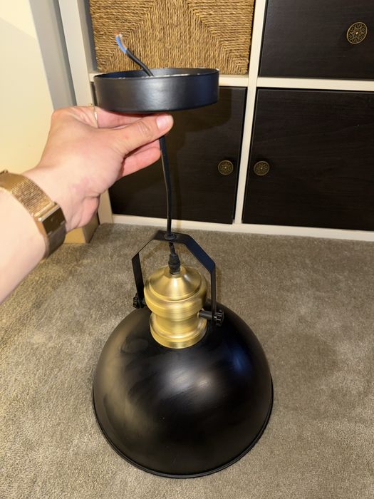 Candeeiro de tecto preto como novo