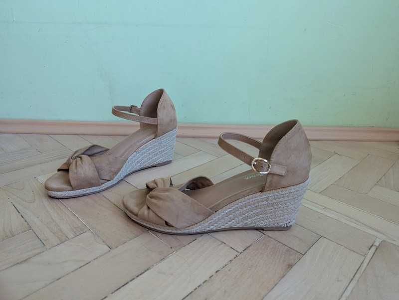 Espadryle jak nowe, beżowe 38