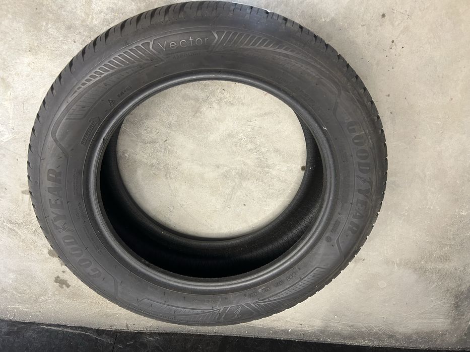 4x 235/55R18 100V GOODYEAR VECTOR 4SEASONS GEN-3 opony wielosezon M+S 3PMSF