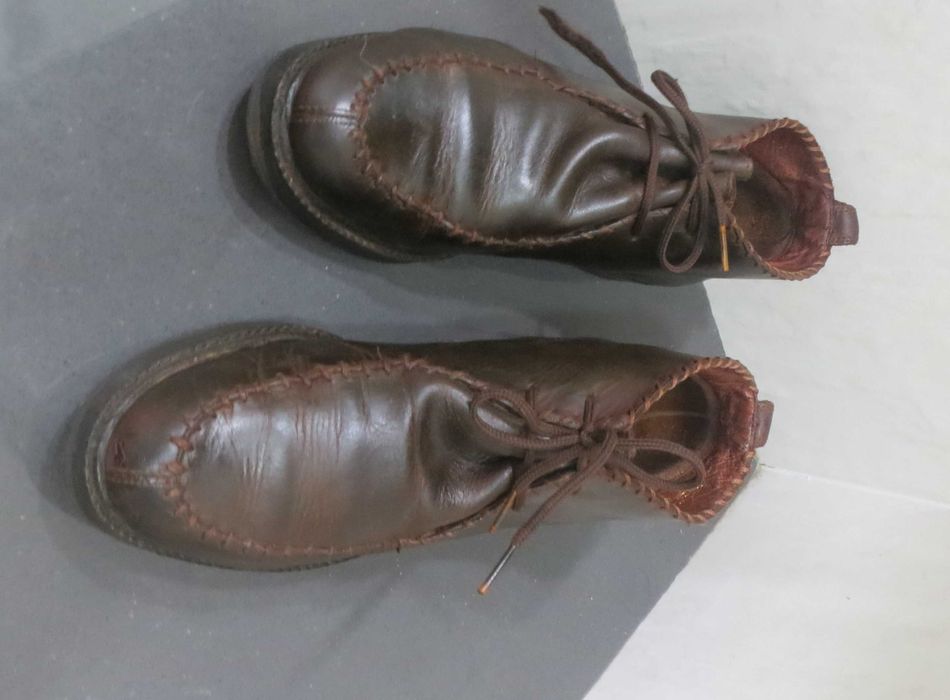 Botas Criança, 100% pele genuína, sola antiderrapante Nº 33