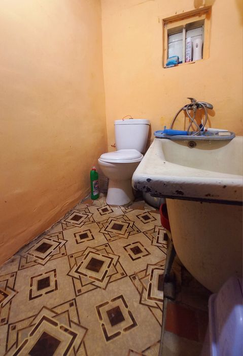 Продам півбудинку в Орлівщині