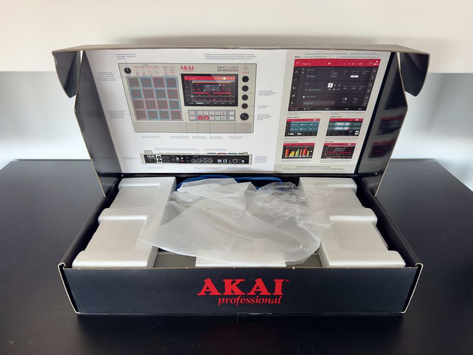 Stacja muzyczna Akai MPC Live 2 Retro Edition + travel case