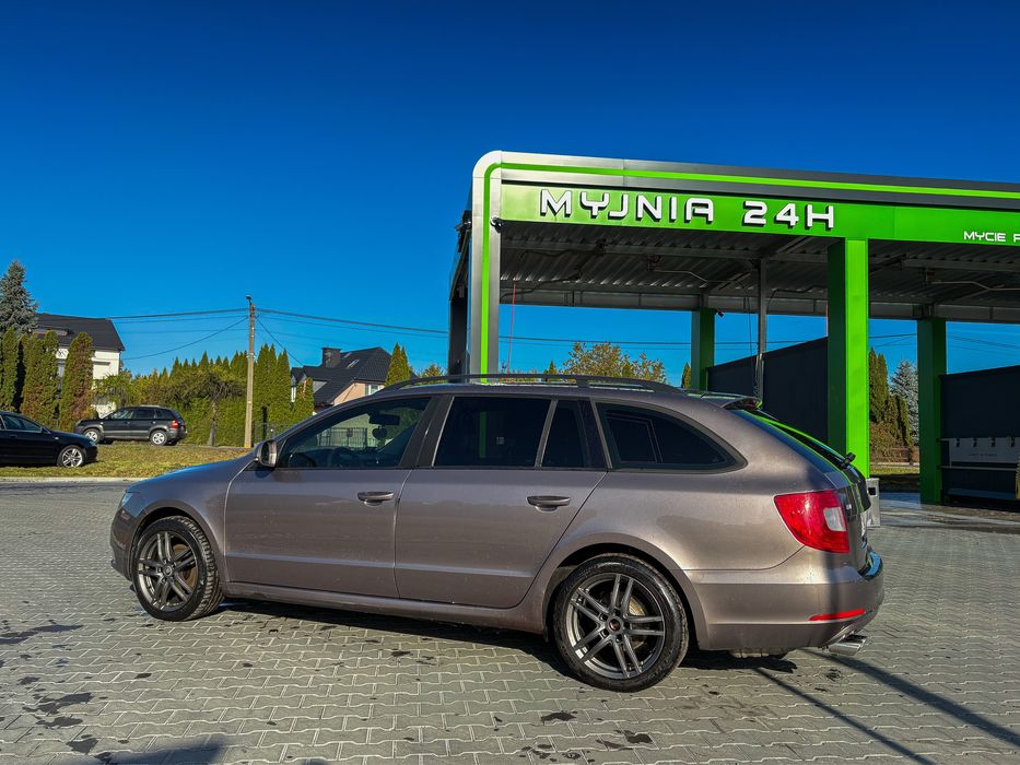 Samochod Skoda superb