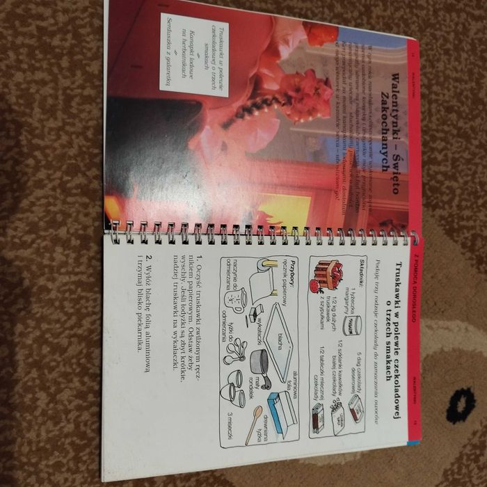 Katalog Barbie wydaje przyjęcie z przepisami lata 90 PRL