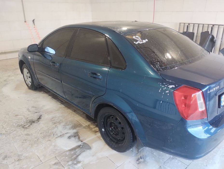 Автомобиль Шевроле Лачетти