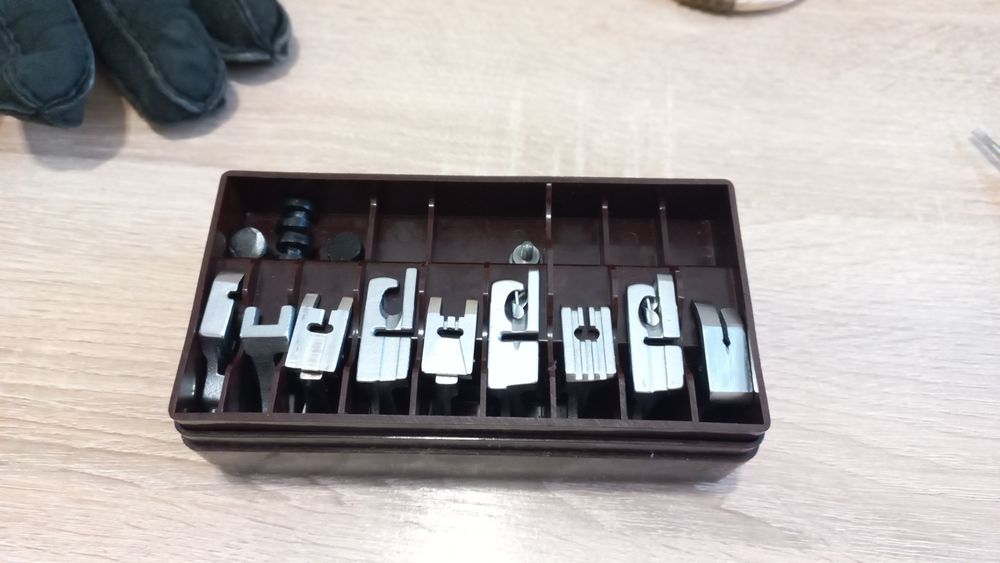 Лапки, лапка, швейная машинка, лапка для швейной машинки.