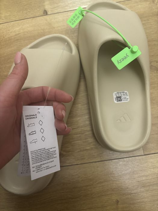 Adidas Yeezy Slide Bone klapki