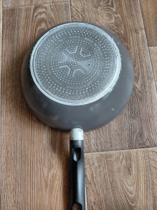 Сковорідка Tefal 28 см.