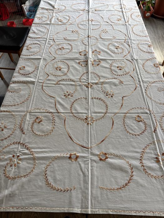 Toalha de mesa bordado de Viana do Castelo manual com 195x137